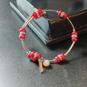 Memory wire freshwater pearl bracelet